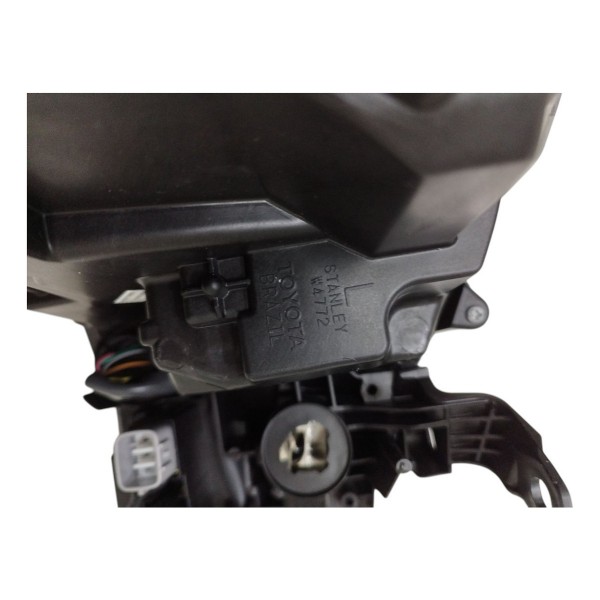 Farol Esquerdo Corolla Altis 2020 2021 2022 Mascara Negra Esquerdo/motorista