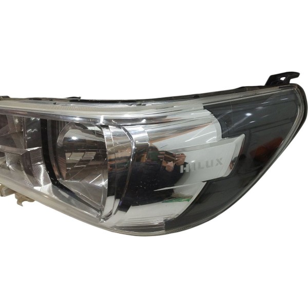 Farol Esquerdo Toyota Hilux 2016 2017 2018 2019 2020 Cromado Esquerdo/motorista
