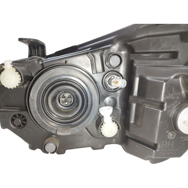 Farol Direito Gm Onix 2017 2018 2019 Máscara Negra Com Led Direito/passageiro