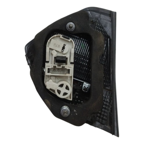 Lanterna Tampa Traseira Direito Vw Voyage 2013 2014 A 2017 Direito/passageiro Vermelho