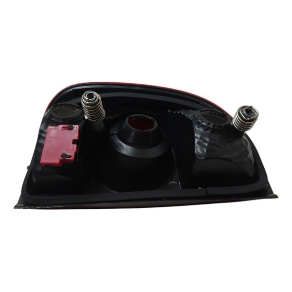 Lanterna Direita Volkswagen Saveiro G4 2003 A 2006 Detalhe Direito/passageiro Vermelho