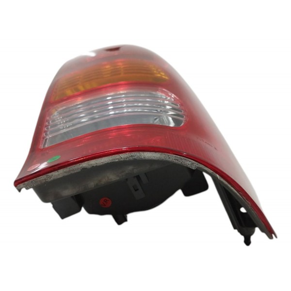 Lanterna Direita Toyota Hilux 2004 2005 2006 2007 A 2012 Direito/passageiro Vermelho