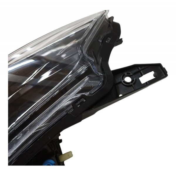 Farol Direito Nissan Kicks 2017 2018 2019 2020 Sem Led Orig Direito/passageiro