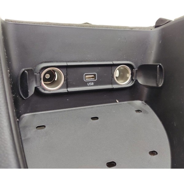 Console Central Entrada Usb Tomada 12v Kia Sportage 2019