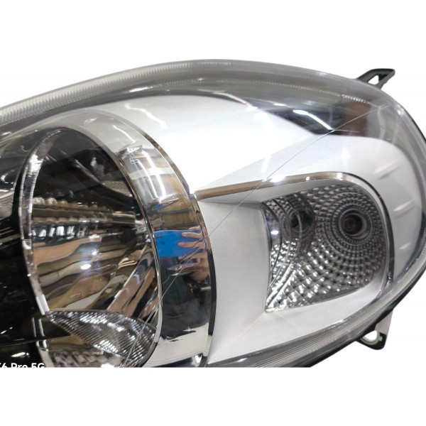 Farol Esquerdo Fiat Punto 2012 2013 2014 2015 A 2017 Cromado Esquerdo/motorista