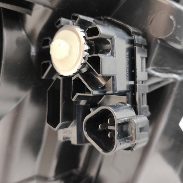 Farol Esquerdo Toyota Corolla Cross Hibrido 2020 2021 A 2024 Esquerdo/motorista