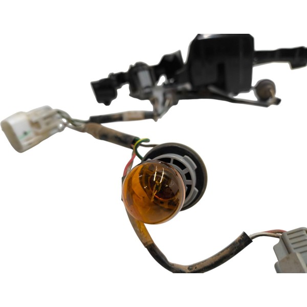 Círcuito Lanterna Direita Toyota Hilux Srx 2019 A 2024 Led Direito/passageiro