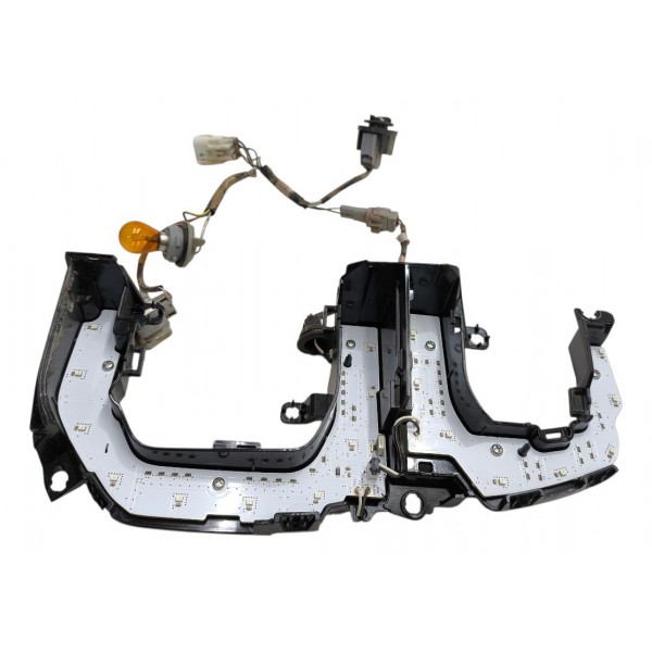 Círcuito Lanterna Direita Toyota Hilux Srx 2019 A 2024 Led Direito/passageiro