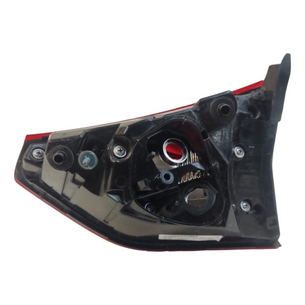 Lanterna Tampa Traseira Esquerda Tracker 2020 2021 2022      Vermelho