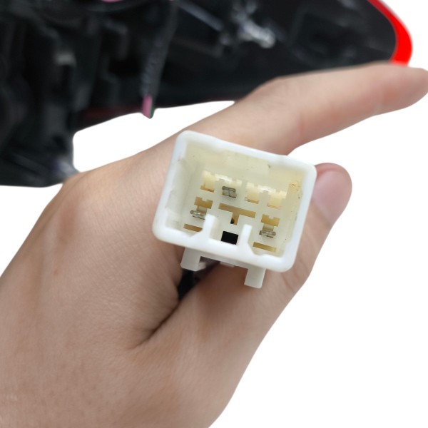 Lanterna Traseira Canto Hyundai Hb20 2023 2025 Sem Led Hatch Esquerdo/motorista Vermelho