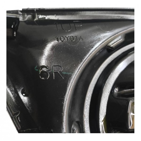 Grade Moldura Milha Direita Toyota Hilux 2016 2017 2018 Preto Direito
