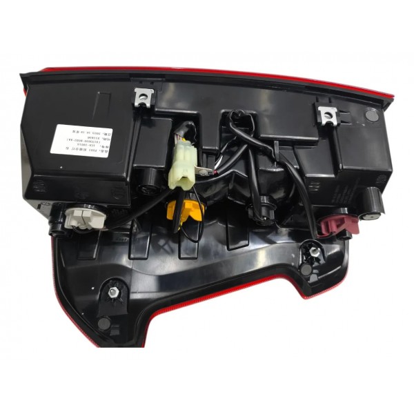 Lanterna Direita Fiat Titano 2025 Cristal Sem Led Com Detalh Direito/passageiro Vermelho
