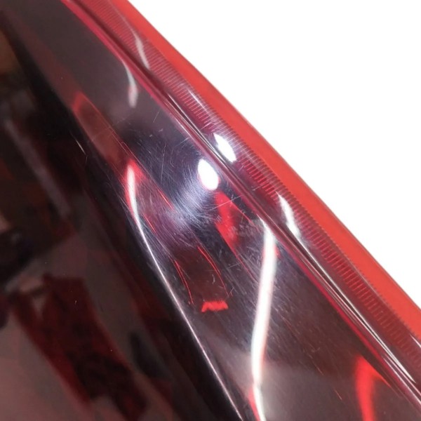 Lanterna Traseira Esquerda Gm Onix 2020 2021 2022 2023 Esquerdo/motorista Vermelho