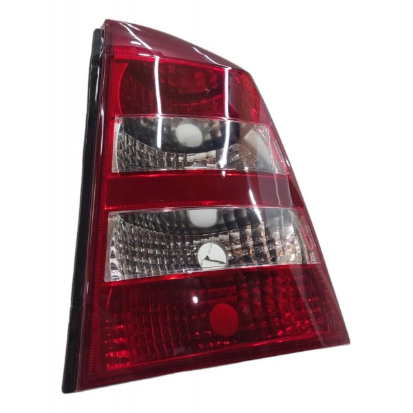 Lanterna Traseira Direita Astra Hatch 2003 2004 2005 A 2010  Direito Vermelho