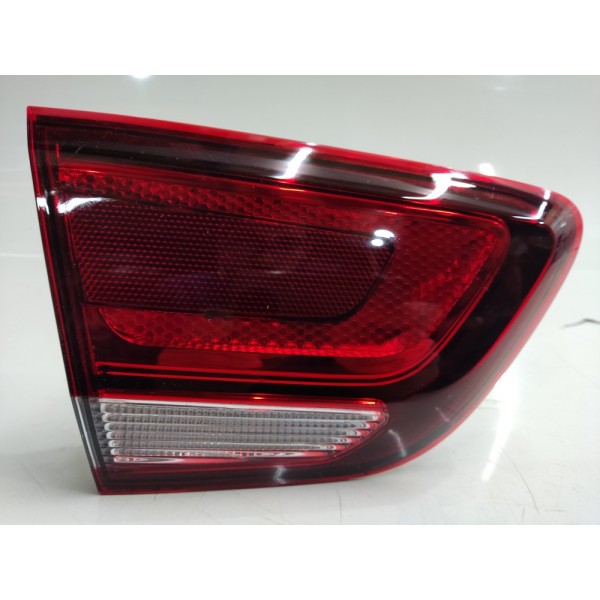 Lanterna Traseira Esquerda Tampa Chevrolet Cobalt 2017/2022 Esquerdo Vermelho