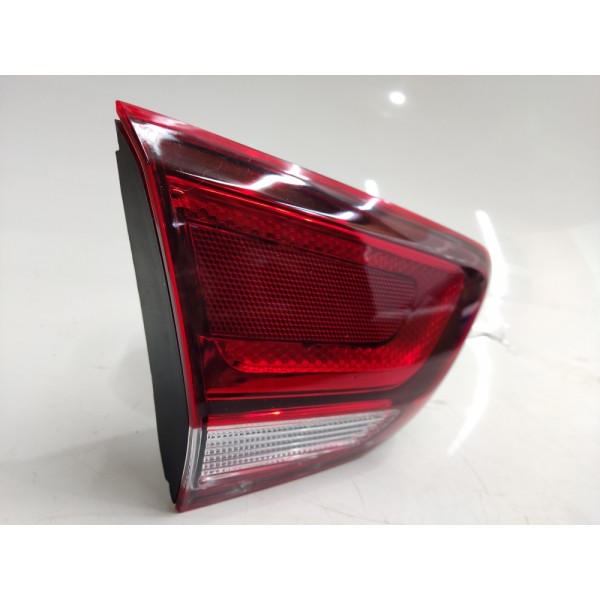 Lanterna Traseira Esquerda Tampa Chevrolet Cobalt 2017/2022 Esquerdo Vermelho