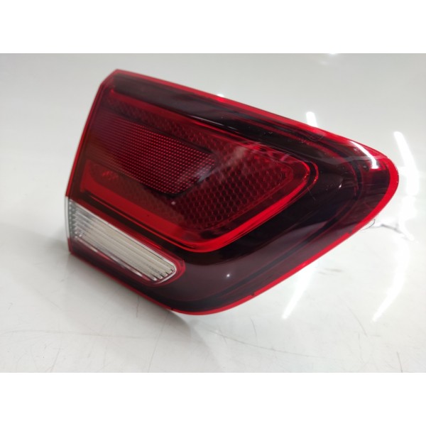 Lanterna Traseira Esquerda Tampa Chevrolet Cobalt 2017/2022 Esquerdo Vermelho