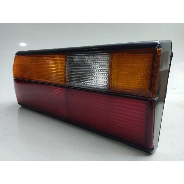 Lanterna Traseira Esquerda Volkswagen Voyage 1991 A 2000 Esquerdo Tricolor