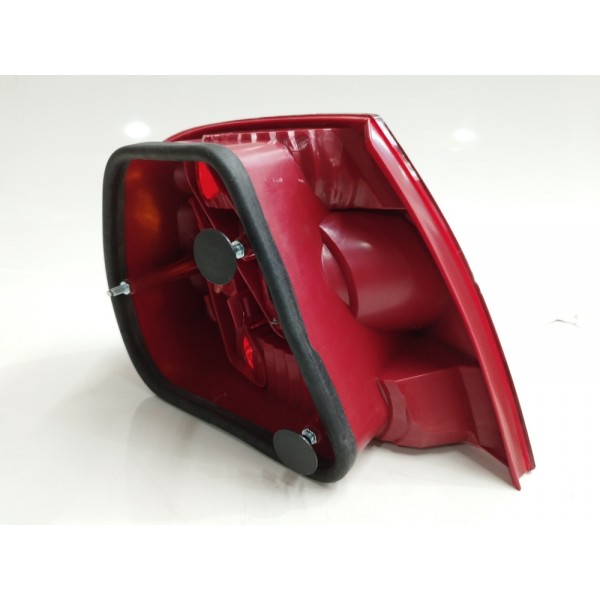 Lanterna Traseira Direita Siena 2004 2005 2006 2007 A 2012 Direito Tricolor