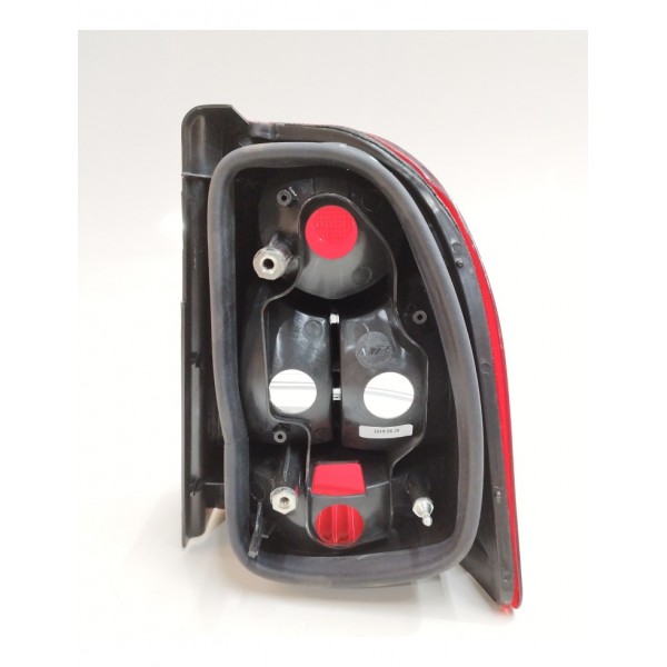 Lanterna Traseira Esquerda Fiat Strada 2010 2011 2012 2013 Esquerdo Vermelho