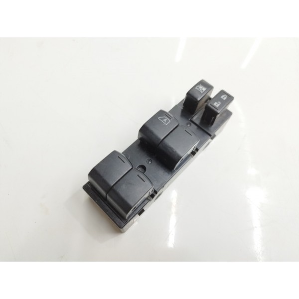 Botão Vidro Elétrico Dianteiro Esquerdo March 2015 A 2021