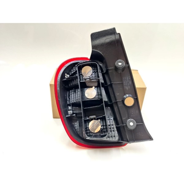 Par Lanterna March 2011 2012 2013 2014 Ambos Lados Vermelho