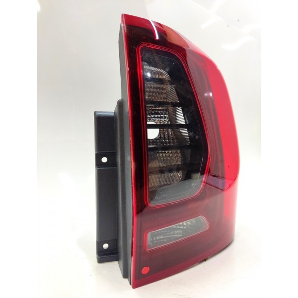 Par Lanterna Traseira Renault Oroch 2016 2017 2018 2019 2020 Direito Preto