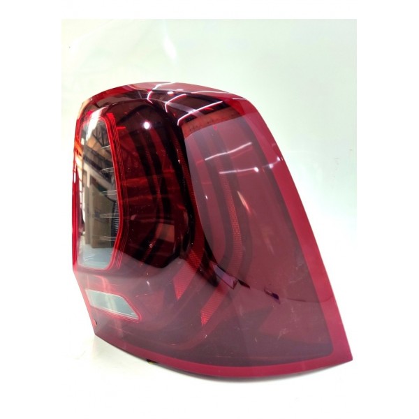 Par Lanterna Traseira Renault Oroch 2016 2017 2018 2019 2020 Direito Preto