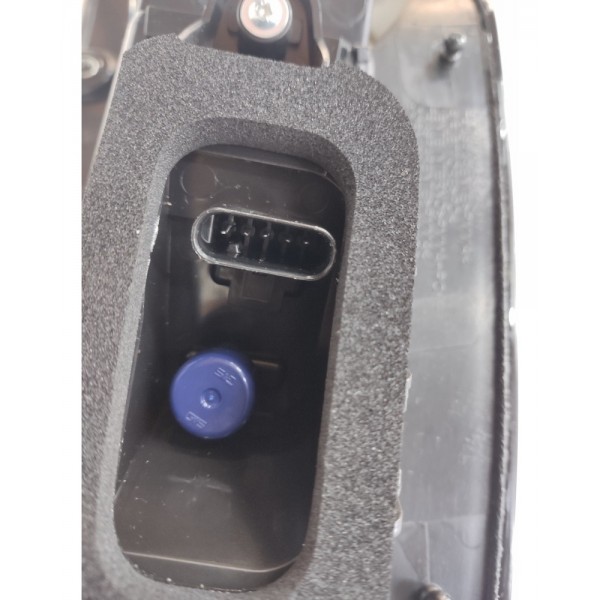 Lanterna Traseira Direita Fiat Punto 2013 2014 2015 A 2017  Direito/passageiro Vermelho