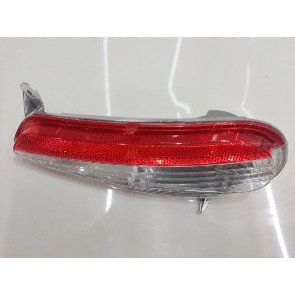 Lanterna Parachoque Ré Esquerdo Fiat Punto 2013 2014 A 2017 Esquerdo Vermelho