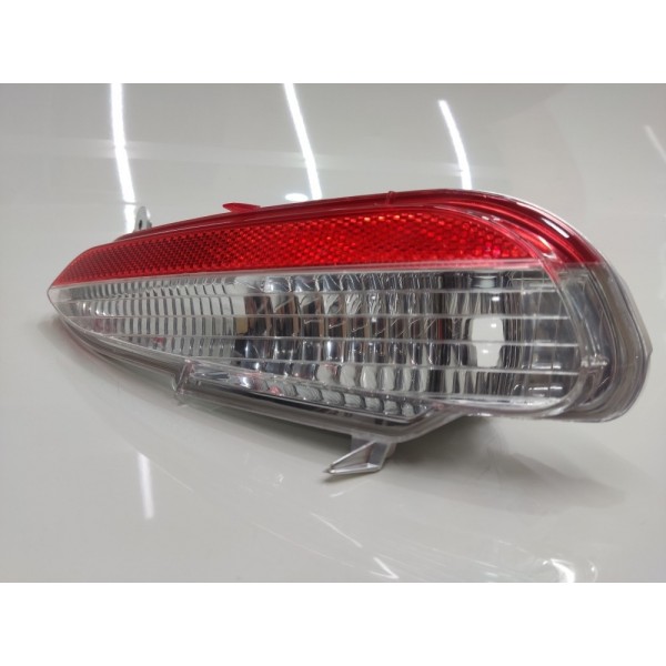 Lanterna Parachoque Ré Esquerdo Fiat Punto 2013 2014 A 2017 Esquerdo Vermelho