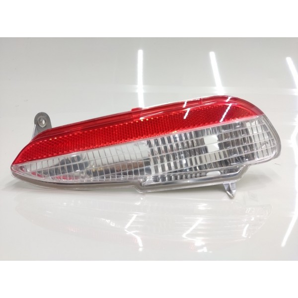Lanterna Parachoque Ré Esquerdo Fiat Punto 2013 2014 A 2017 Esquerdo Vermelho
