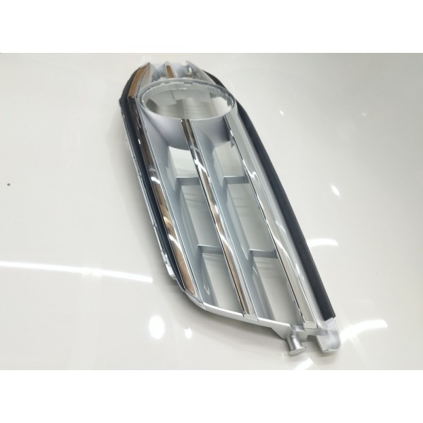Grade Parachoque Dianteiro Mercedes C180 C200 2009 A 2013  Brilhante