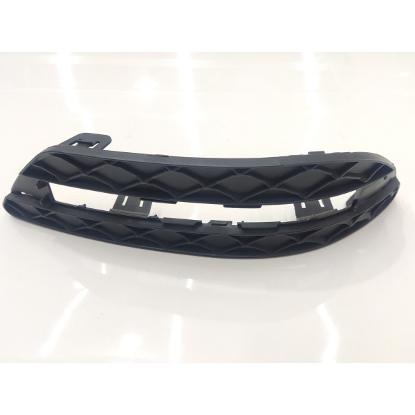 Grade Auxiliar Milha Esquerdo Mercedes C180 C200 2011 A 2014 Preto Esquerdo