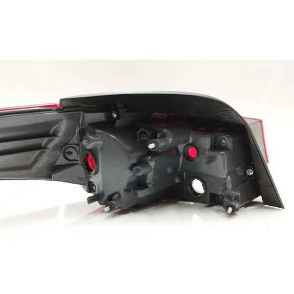 Lanterna Traseira Direita Hyundai Elantra 2011 2012 A 2014 Direito Vermelho