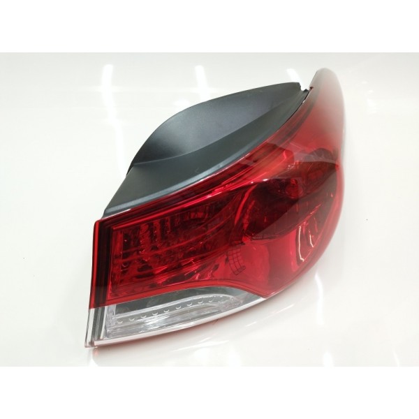 Lanterna Traseira Direita Hyundai Elantra 2011 2012 A 2014 Direito Vermelho