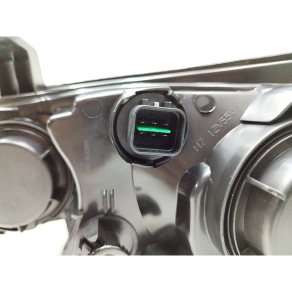 Farol Dianteiro Direito Kia Cerato 2009 2010 2011 2012 2013 Direito