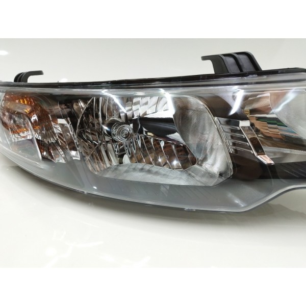 Farol Dianteiro Direito Kia Cerato 2009 2010 2011 2012 2013 Direito