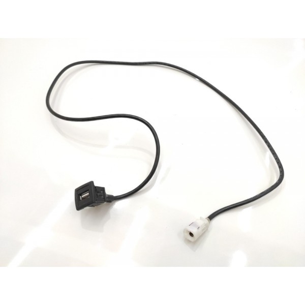 Cabo Entrada Usb Mercedes Benz Gla200 Gla250 A200 2015 2016