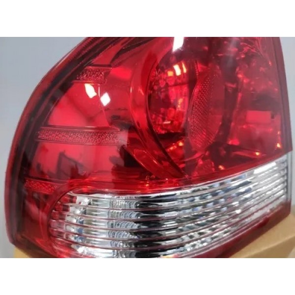 Par Lanterna Traseira Chevrolet Classic 2011 2012 A 2015 Direito