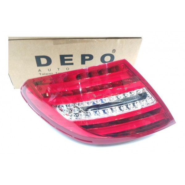 Lanterna Esquerda C180 C200 C250 2011 A 2014 C/led (depo) Esquerdo Vermelho