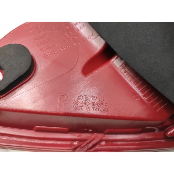 Par Lanterna C180 C200 C250 2011 2012 103 2014 C/led (depo) Esquerdo Vermelho