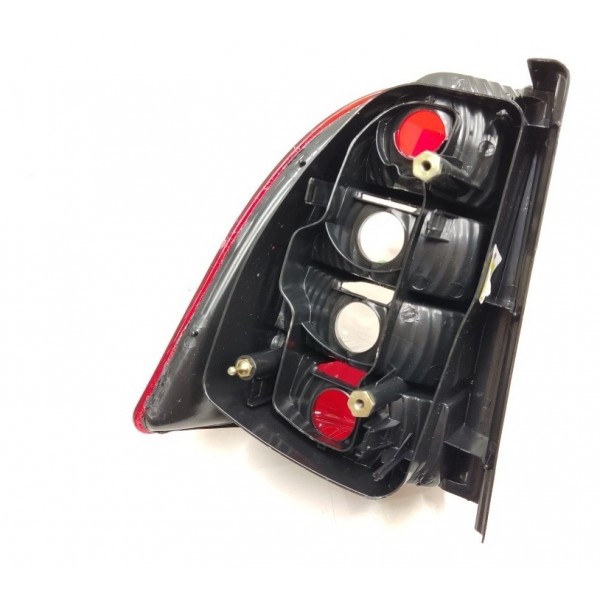 Lanterna Traseira Direita Fiat Strada 2004 2005 2006 A 2009 Direito Vermelho