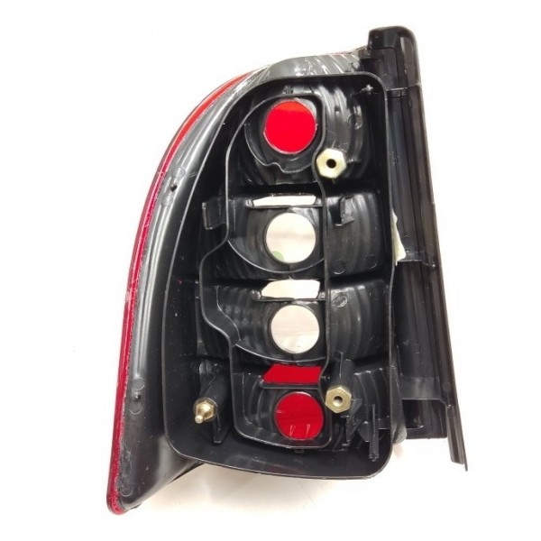 Lanterna Traseira Direita Fiat Strada 2004 2005 2006 A 2009 Direito Vermelho