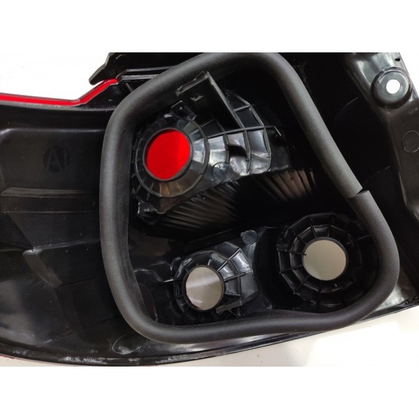 Lanterna Traseira Direita Ford Ka 2008 2009 2010 2011 2012 Direito Vermelho