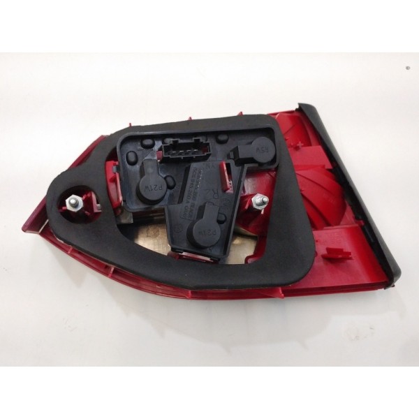 Lanterna Tampa Traseira Direita Jetta 2011 A 2015  Direito/passageiro