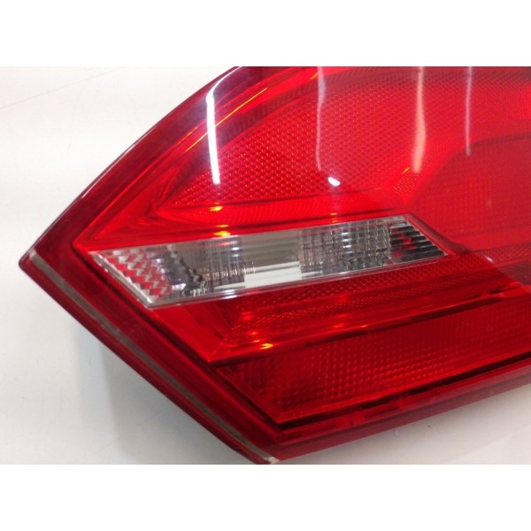 Lanterna Tampa Traseira Direta Jetta 2011 A 2014  Direito/passageiro