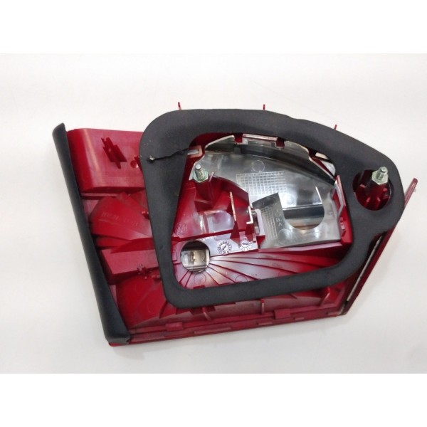 Lanterna Tampa Traseira Direta Jetta 2011 A 2014  Direito/passageiro