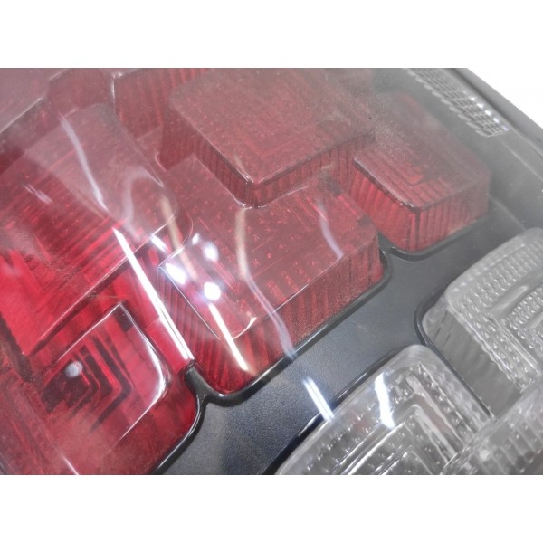 Lanterna Direita Uno 2015 A 2020 Original Direito Vermelho