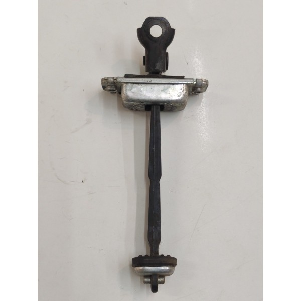 Limitador De Porta Dianteira Esquerda Captiva Original